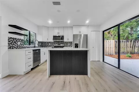 726 NW 132nd Ter, Plantation, FL 33325