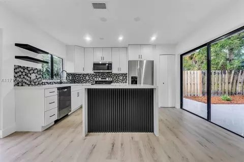 726 NW 132nd Ter, Plantation, FL 33325