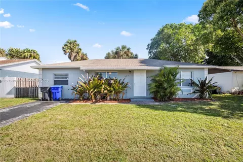 604 SW 76th Ter, North Lauderdale, FL 33068