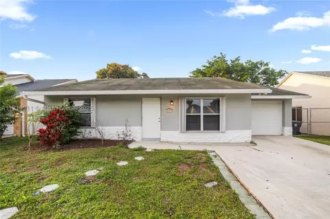 5913 Corson Pl, Lake Worth, FL 33463
