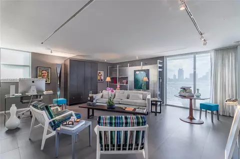 1045 10th St #701, Miami Beach, FL 33139