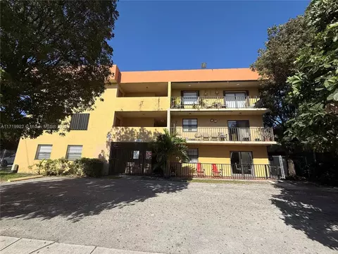 1481 W 41st St #115, Hialeah, FL 33012