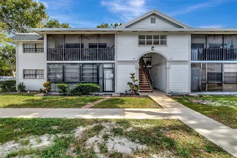 18875 NW 62nd Ave #103, Hialeah, FL 33015