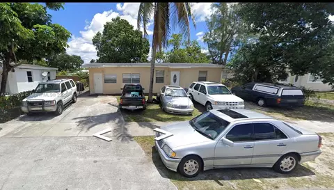 3711 SW 45th Ter, West Park, FL 33023