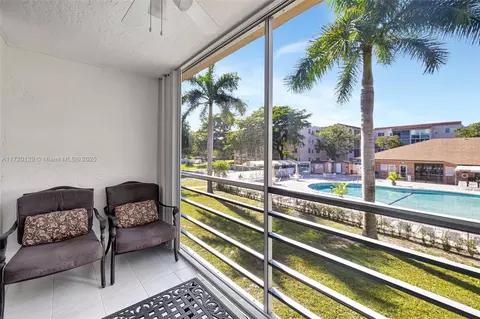 2811 Somerset Dr #203, Lauderdale Lakes, FL 33311