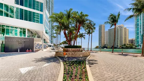 325 S Biscayne Blvd #2316, Miami, FL 33131