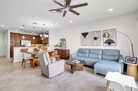 7781 Paddock Pl #7781, Davie, FL 33328