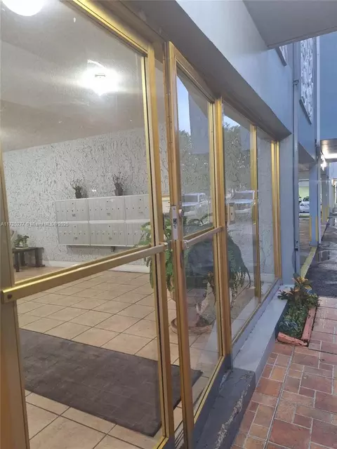 1735 NE 164th St #G210, North Miami Beach, FL 33162