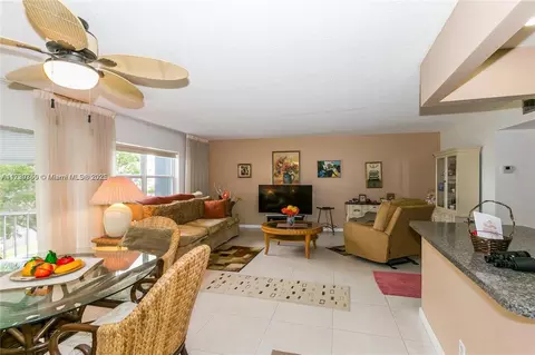 200 Diplomat Pkwy #425, Hallandale Beach, FL 33009