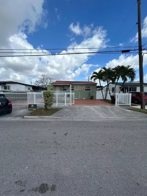 971 E 45th St, Hialeah, FL 33013