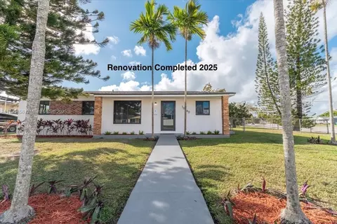 10060 SW 152nd Ter, Miami, FL 33157