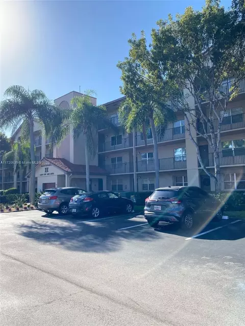1100 SW 130th Ave #207H, Pembroke Pines, FL 33027