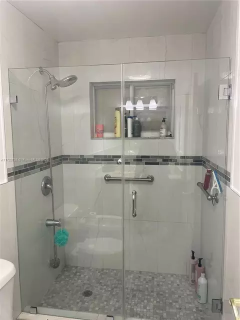 7856 W 34th Ct, Hialeah, FL 33018 photo 5