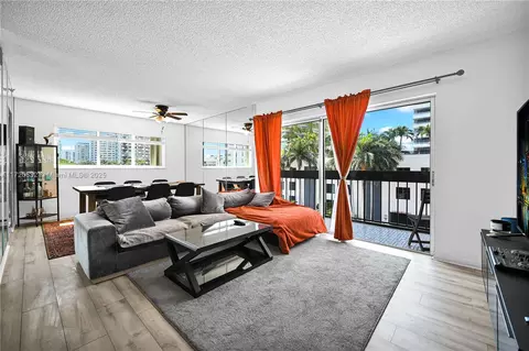 1345 West Ave #404, Miami Beach, FL 33139