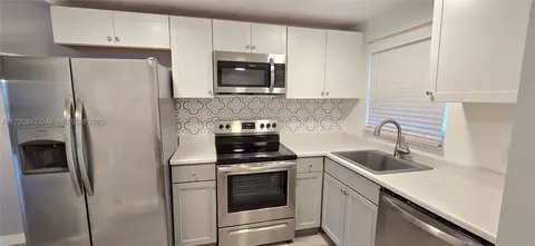 8350 Sunrise Lakes Blvd #111, Sunrise, FL 33322