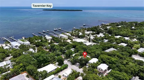 130 Ocean View Dr, Tavernier, FL 33070