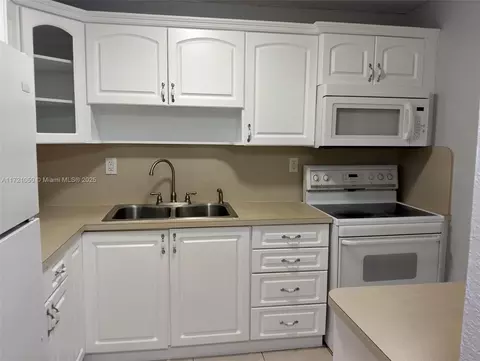 1855 W 60th St #446, Hialeah, FL 33012