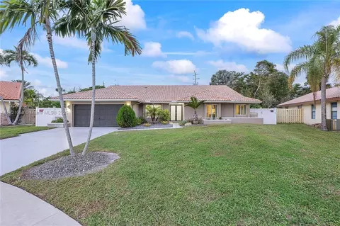 1740 NW 93rd Ter, Plantation, FL 33322