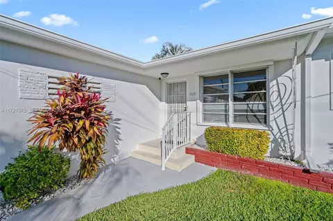 9149 Dickens Ave, Surfside, FL 33154