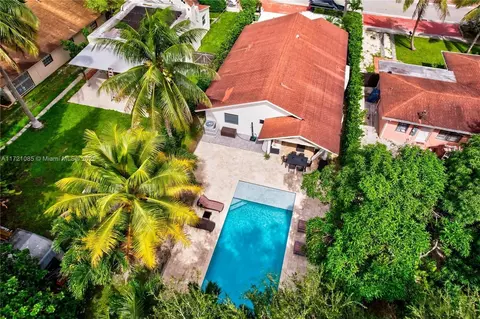 1040 NE 133rd St, North Miami, FL 33161