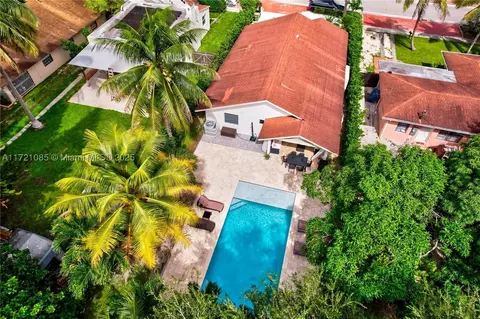 1040 NE 133rd St, North Miami, FL 33161