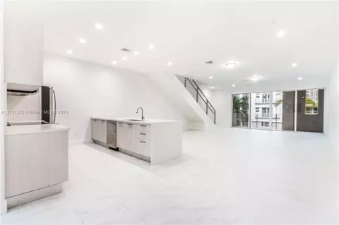 1044 NE 18th Ave #201, Fort Lauderdale, FL 33304
