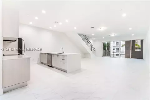 1044 NE 18th Ave #201, Fort Lauderdale, FL 33304