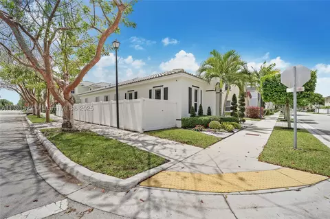 16970 SW 92nd St, Miami, FL 33196