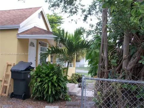 Exterior - 800 Phippen Waiters Rd, Dania Beach, FL 33004 photo 2 of 5