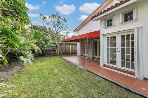 Exterior - 665 Hampton Ln, Key Biscayne, FL 33149 photo 2 of 5