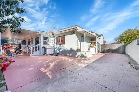 462 E 39th St, Hialeah, FL 33013