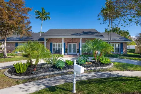 100 SW 101st Ter, Plantation, FL 33324