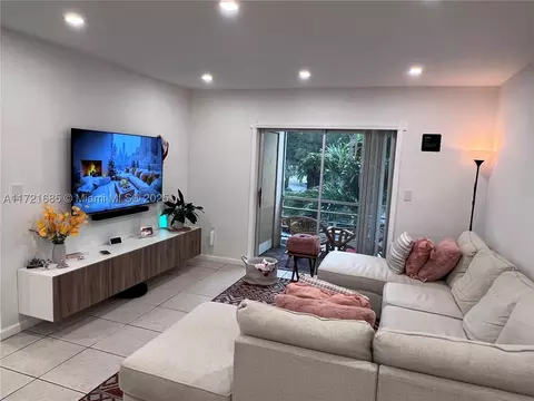 15888 SW 95th Ave #226, Miami, FL 33157