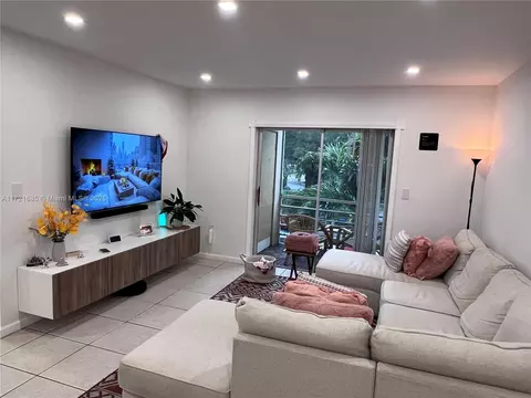 15888 SW 95th Ave #226, Miami, FL 33157