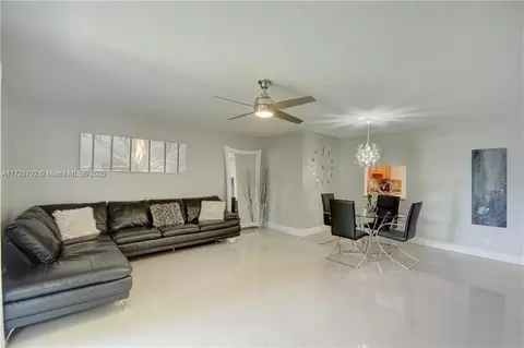 7000 Nova Dr #204E, Davie, FL 33317