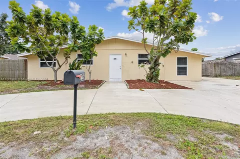 226 E Gateway Blvd, Boynton Beach, FL 33435
