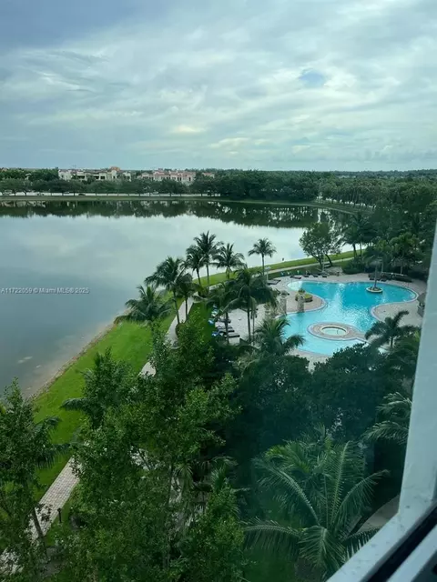 2681 N Flamingo Rd #703S, Sunrise, FL 33323
