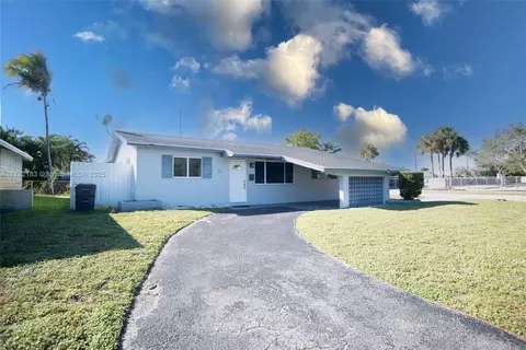 820 N 72nd Way, Hollywood, FL 33024
