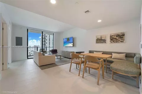 159 NE 6 #3913, Miami, FL 33132