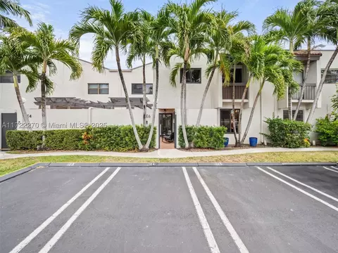 4724 SW 67th Ave #E6, Miami, FL 33155