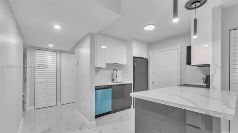 15888 SW 95th Ave #118, Miami, FL 33157