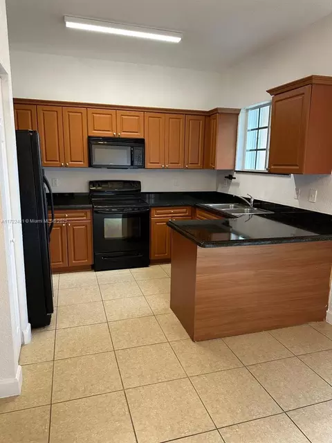 2589 NE 4th St #205, Homestead, FL 33033