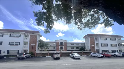 2340 NE 9th St #307, Fort Lauderdale, FL 33304