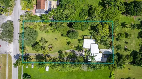 420 NE 154th St, Miami, FL 33162