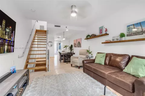 204 Washington Ave #13, Miami Beach, FL 33139