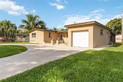 6431 SW 7th St, Pembroke Pines, FL 33023