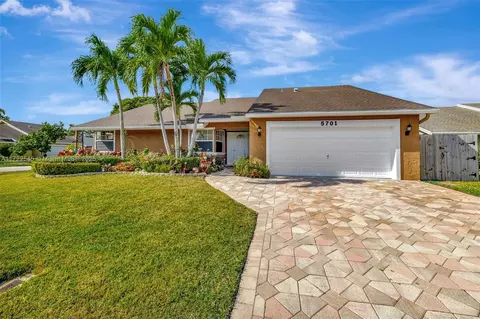 5701 NW 54th Ter, Tamarac, FL 33319