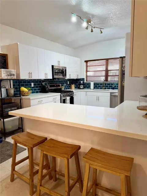 Kitchen - 9478 Easter Rd, Cutler Bay, FL 33157 photo 2 of 3