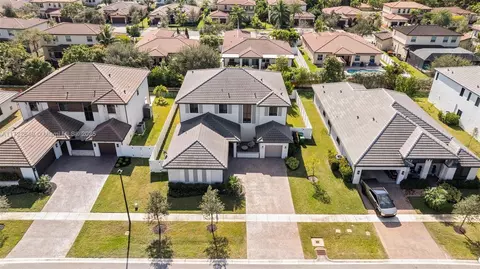 13110 Addilyn Ct, Davie, FL 33325