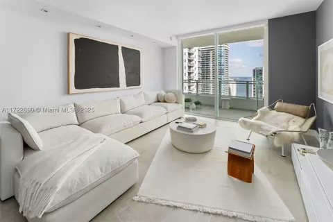 1080 Brickell Ave #3404, Miami, FL 33131